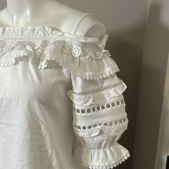 Lilly Pulitzer Brentwood White Off The Shoulder Top Relaxed Fit Sz XS - Picture 3 of 9